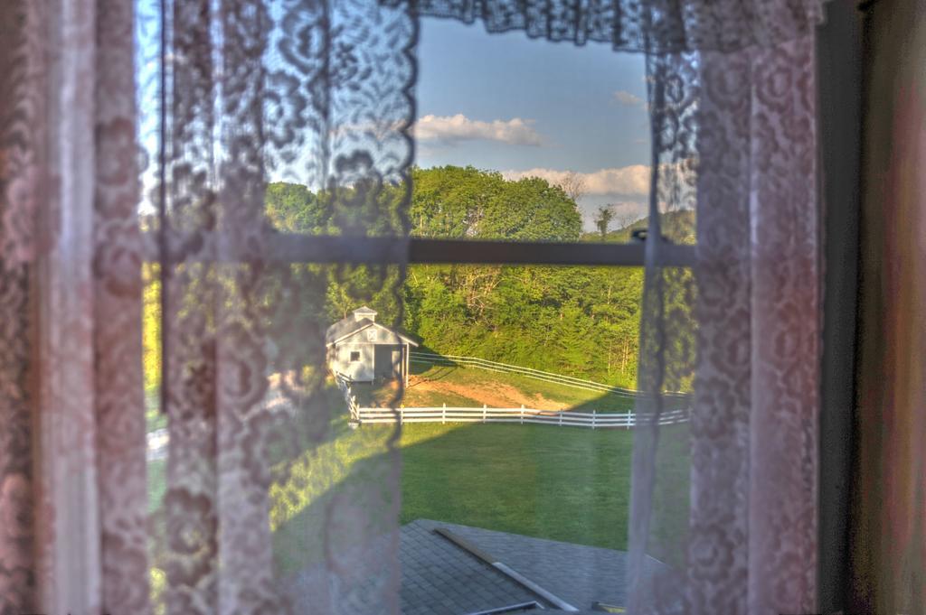 Blue Mountain Mist Country Inn Sevierville Exteriör bild